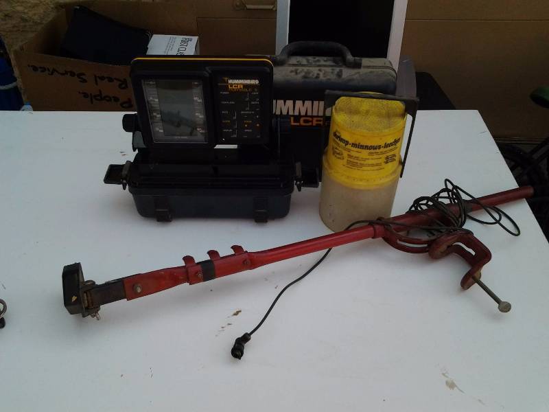 lot 27 image: Humminbird Portable Fish Finder With Transducer, Minnow Bucket