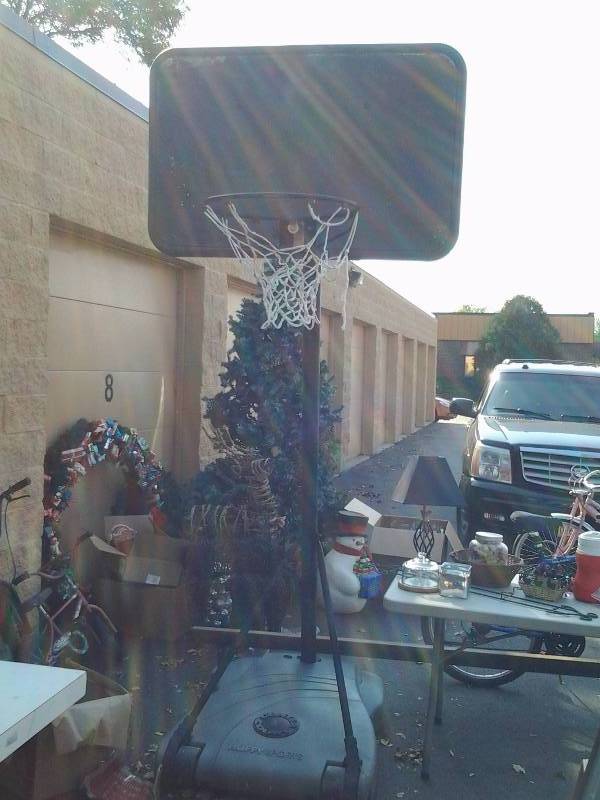 lot 60 image: Large Outdoor Adjustable Basket Ball Hoop