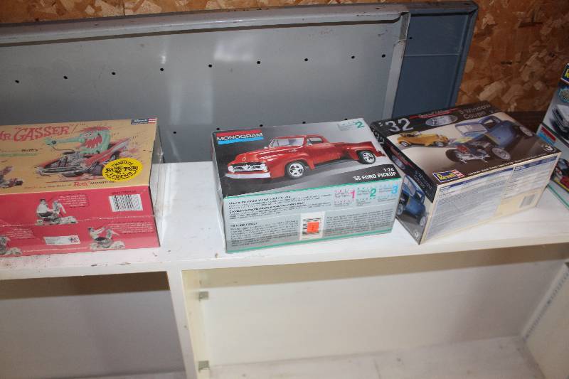 lot 32 image: Lot of (3) 125 Scale Plastic Model Kits Includes Revel 1932 Ford 5-Window Coupe, Monogram 124 1955 Ford Pickup, Mr. Gasser Ed Big Daddy Roths Custom Monsters