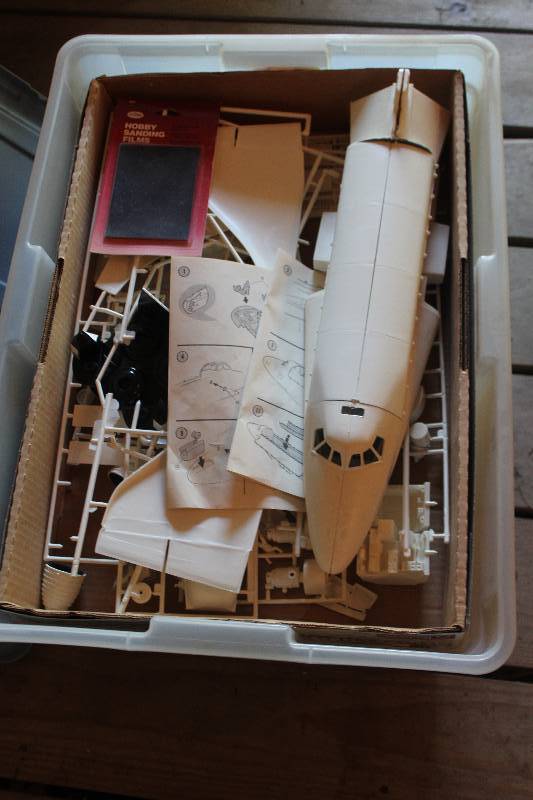 lot 61 image: Scale Model Shuttle, Modeling Paints & Supplies