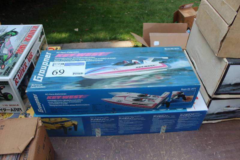 lot 69 image: Lot of (2) Groupner Radio Control Boats Includes Key West Katamaran, Paroah