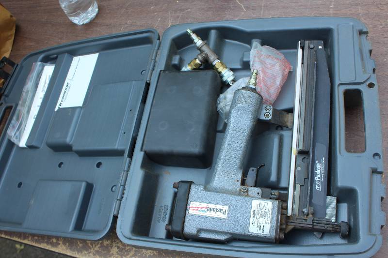 lot 86 image: Paslode Air Brad Nailer w Case