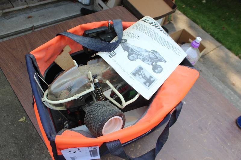 lot 76 image: Kyosho Raider Arr RC Car, Parts