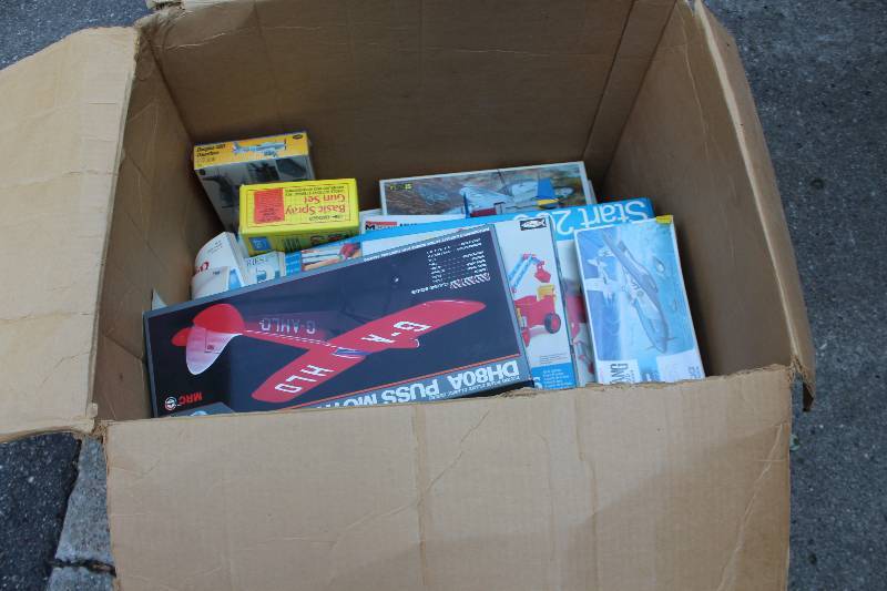 lot 73 image: Box Lot of Various Scale Model Airplane Kits Includes A-10 Thunderbolt, B-17F, And More