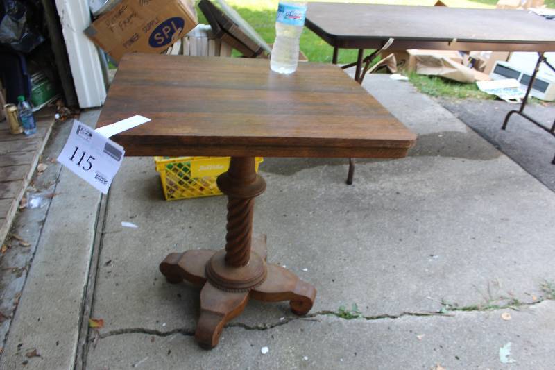 lot 115 image: Wood Table