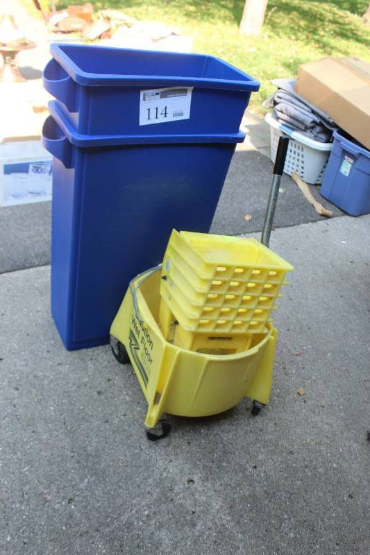lot 114 image: Lot of (2) Recycle Bins, Mop Bucket w Squeegee
