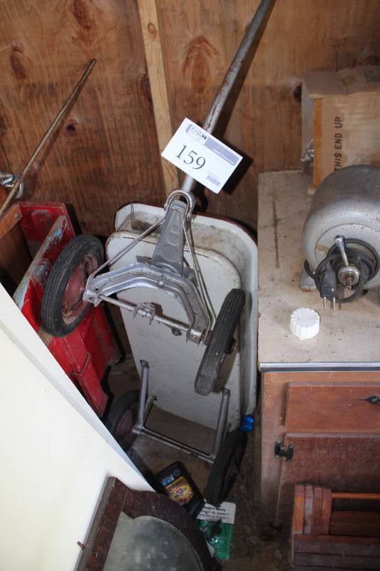 lot 159 image: White Radio Flyer Wagon