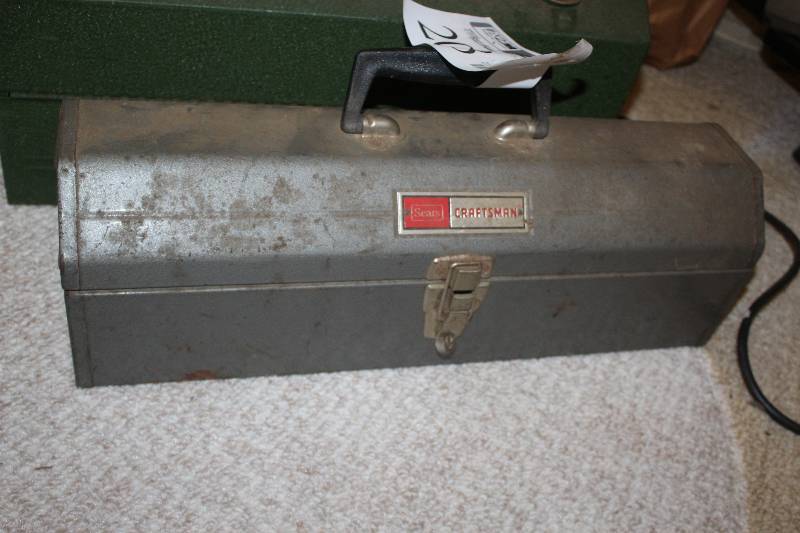 lot 208 image: Craftsman Tool Box