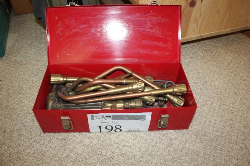 lot 198 image: Torch Tips Kit w Case