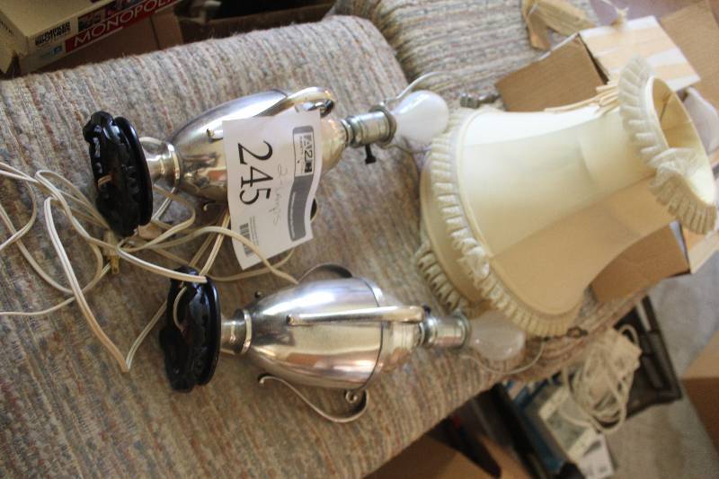 lot 245 image: Lot of (2) Table Lamps