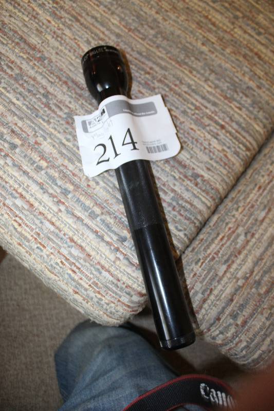 lot 214 image: Mag Lite Flashlight