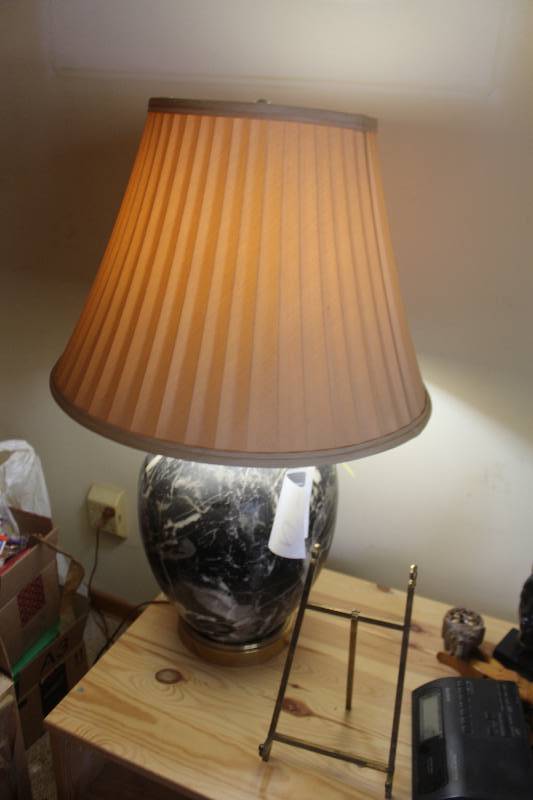 lot 216 image: Decorative Table Lamp