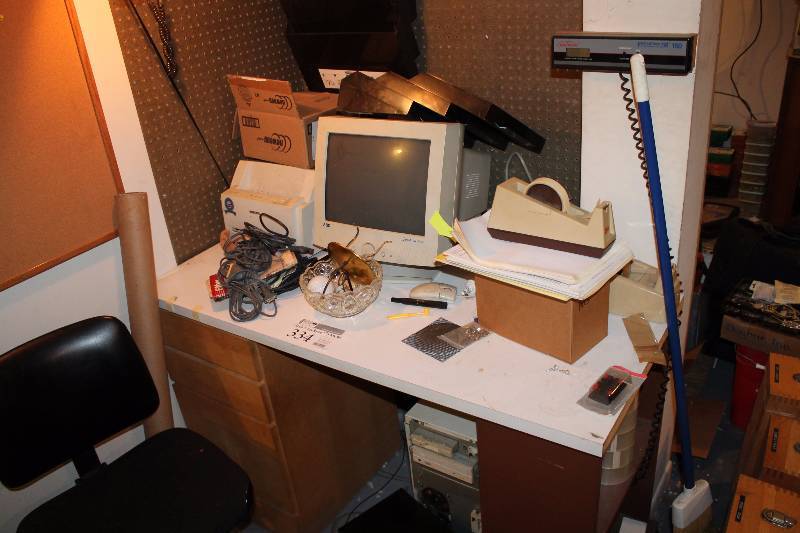 lot 334 image: Office Desk