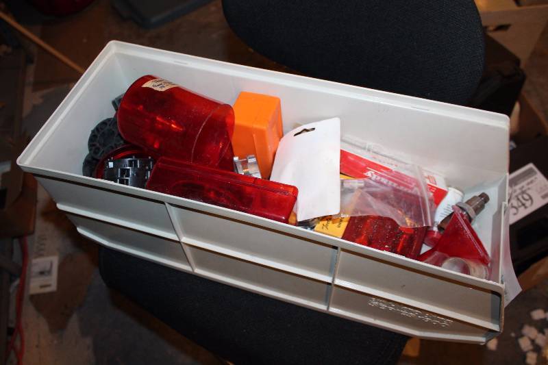 lot 315 image: Bin Lot of Various Gun Reloading Equipment