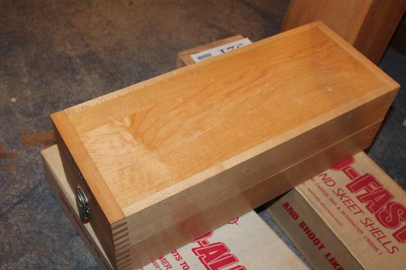 lot 319 image: 3-Stage Gun Ammo Reloading Turret