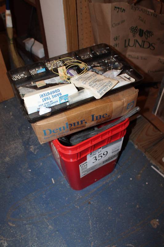 lot 359 image: Scrap Lot of Gun Parts, Accessories
