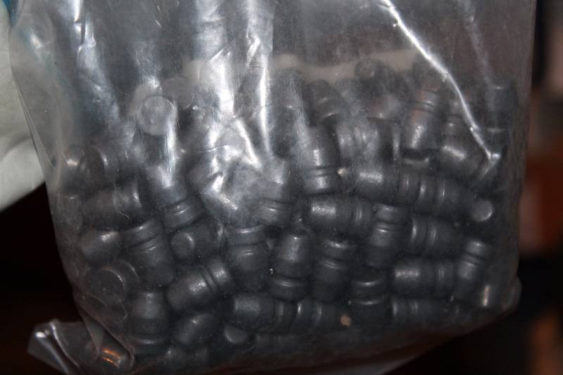lot 283 image: Lot of (Approximately 600) Various 10mm .401 Rounds Gum Ammo