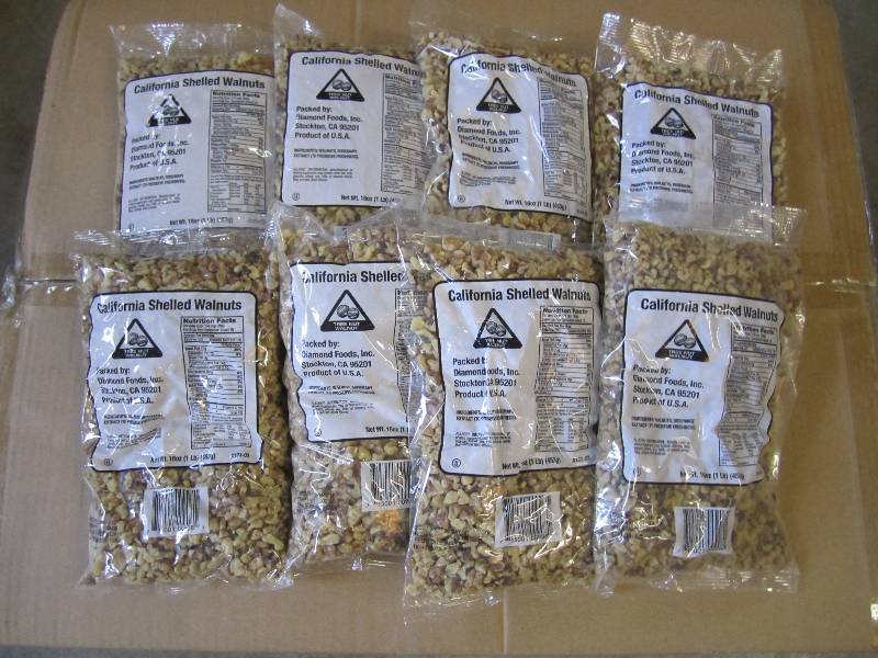 lot 17 image: Lot of 8 - 1 pound bags of Californ...