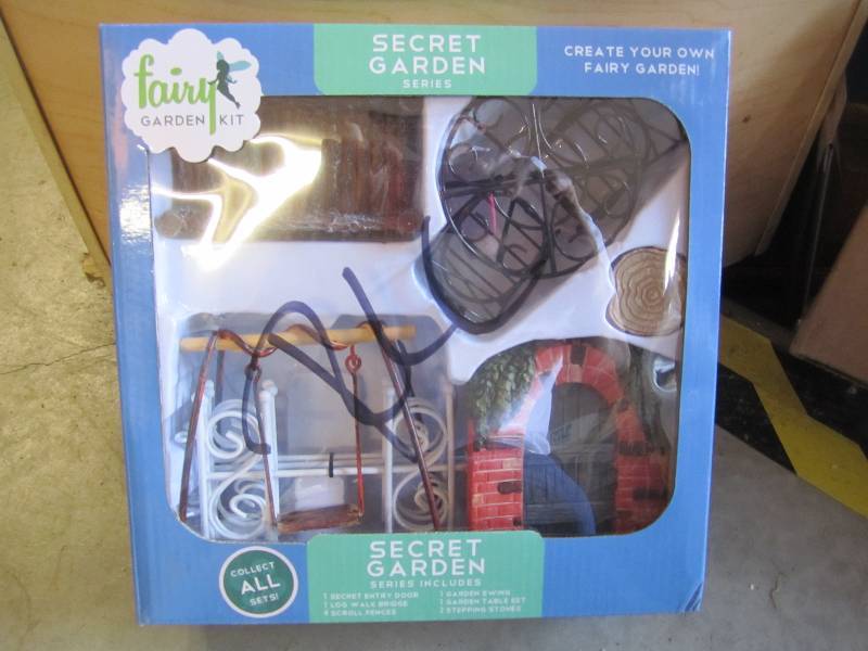 lot 19 image: Fairy Garden Kit Secret Garden Seri...