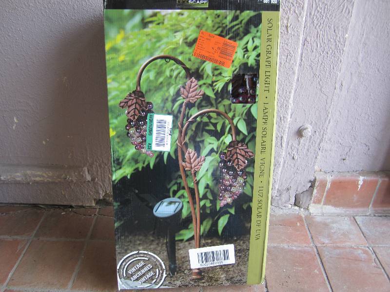 lot 40 image: Trendscape Solar Twin Head Grape Li...