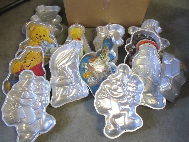 lot 61 image: Lot of 13 Wilton Cake Pans...