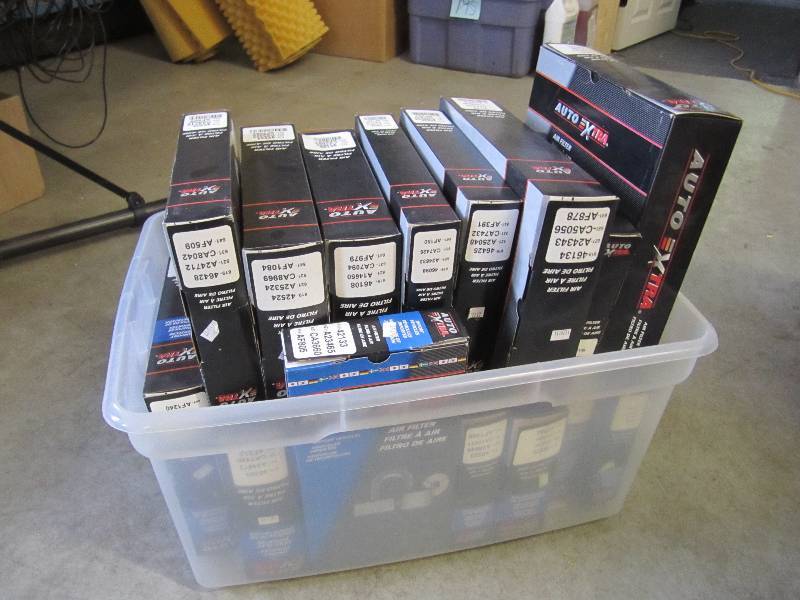 lot 62 image: Lot of 17 misc Automotive Air Filte...
