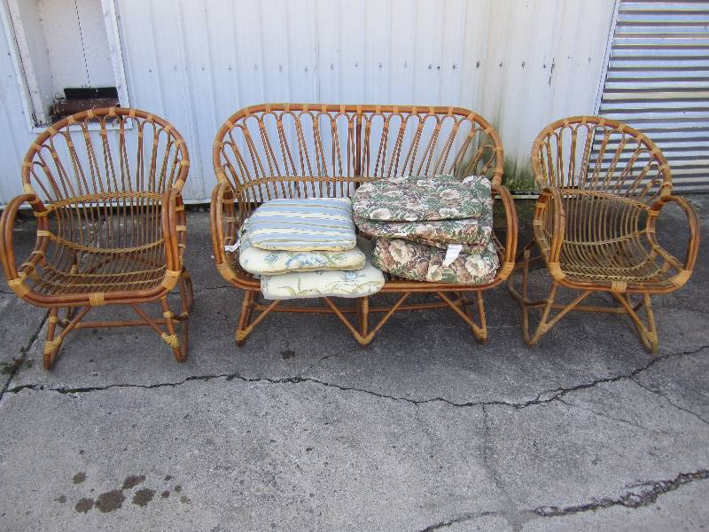 lot 67 image: 3pc Rattan Set 2 Chairs and Love Se...
