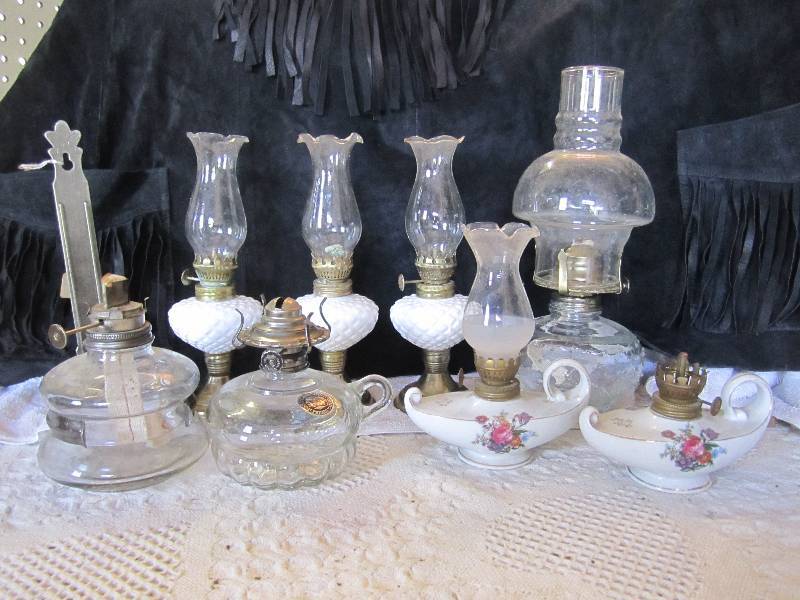 lot 74 image: Lot of Vintage Lanterns Tallest wit...