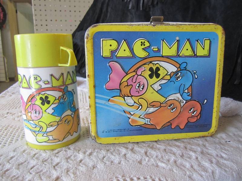 lot 83 image: Metal Pac-Man Lunch Box with Thermo...