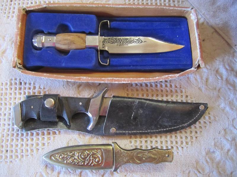 lot 178 image: Lot of 3 Knives...