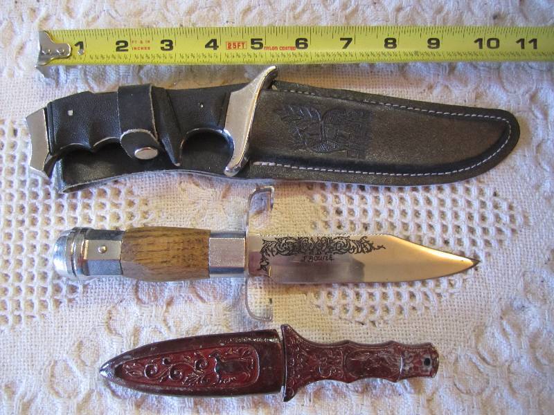 lot 180 image: Lot of 3 Knives...