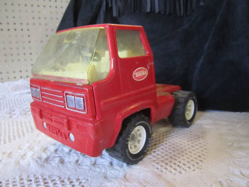 lot 221 image: Vintage Tonka Truck...