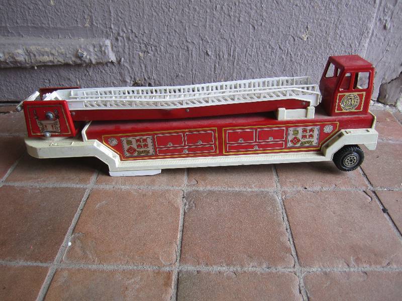 lot 222 image: Vintage Tonka Back of Fire Truck No...