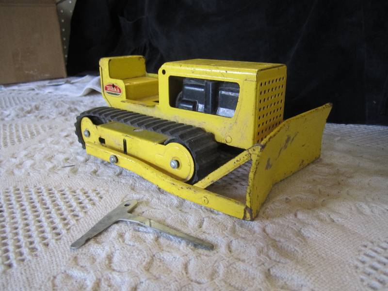 lot 227 image: Vintage Tonka Bull Dozer Part or Re...