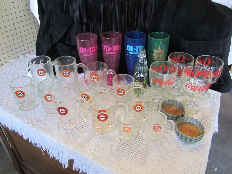 lot 250 image: Lot of A&W Mugs Coca-Cola Glasses e...