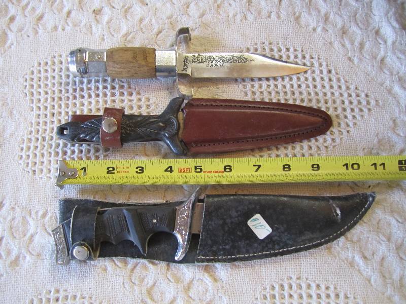 lot 254 image: Lot of 3 Knives - 2 with Sheaths...