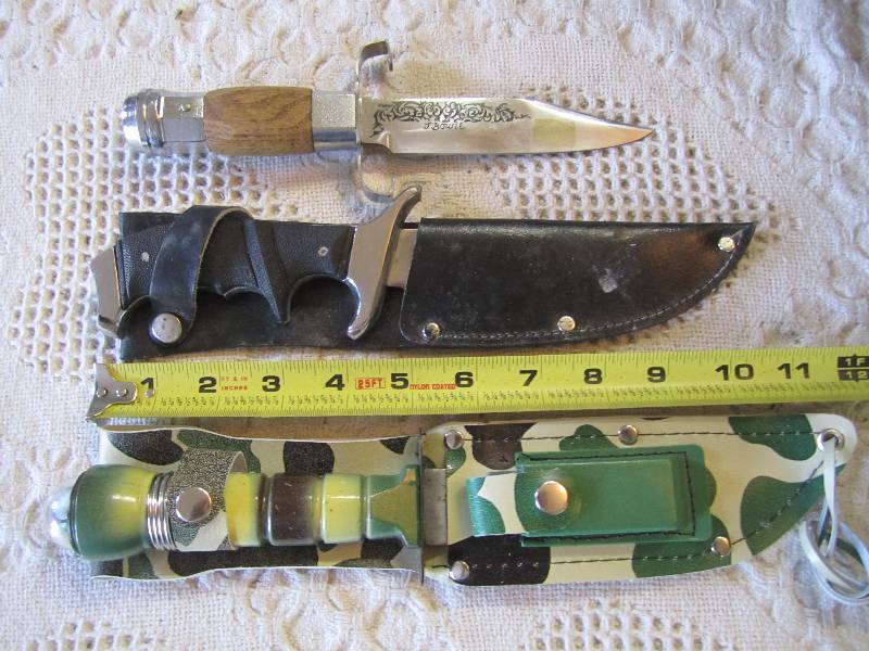 lot 255 image: Lot of 3 Knives - 2 with Sheaths...