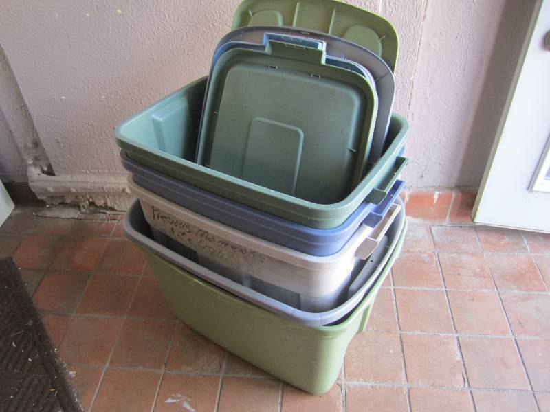 lot 267 image: Lot of 5 Totes with Lids...