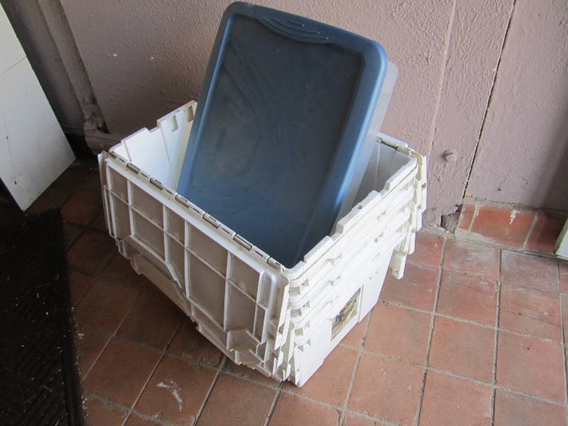 lot 269 image: Lot of 5 Totes with Lids...