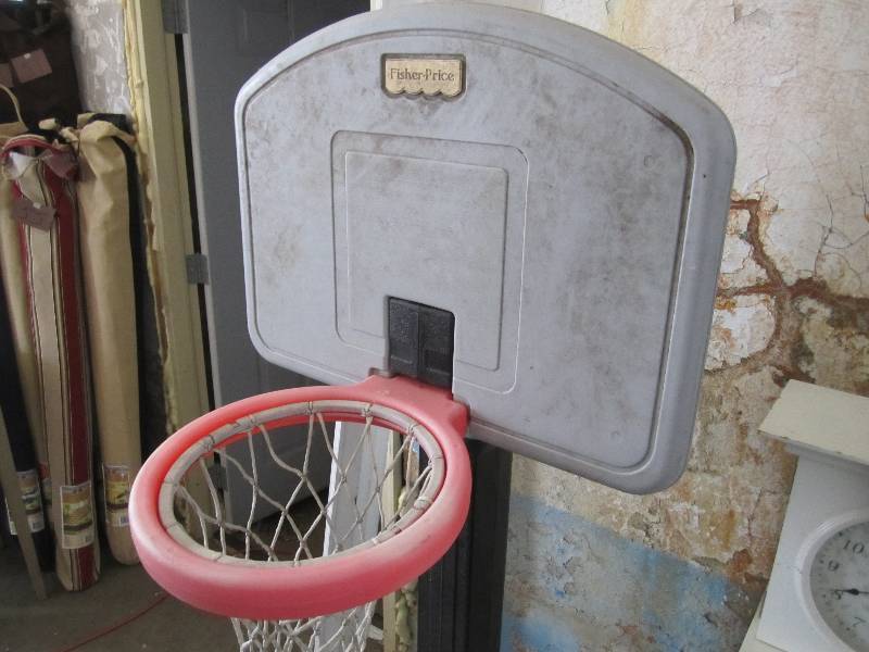 lot 287 image: Kids Basketball Hoop Adjustable Hei...
