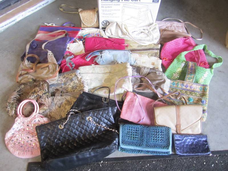 lot 297 image: Large Lot of Purses Hand Bags Clutc...