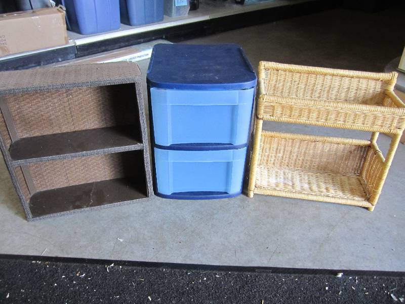 lot 298 image: 2 Drawer Organizer and 2 Wicker She...