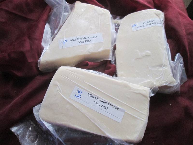 lot 39 image: 6.0 lb.Chunk Mild Cheddar Cheese Pr...