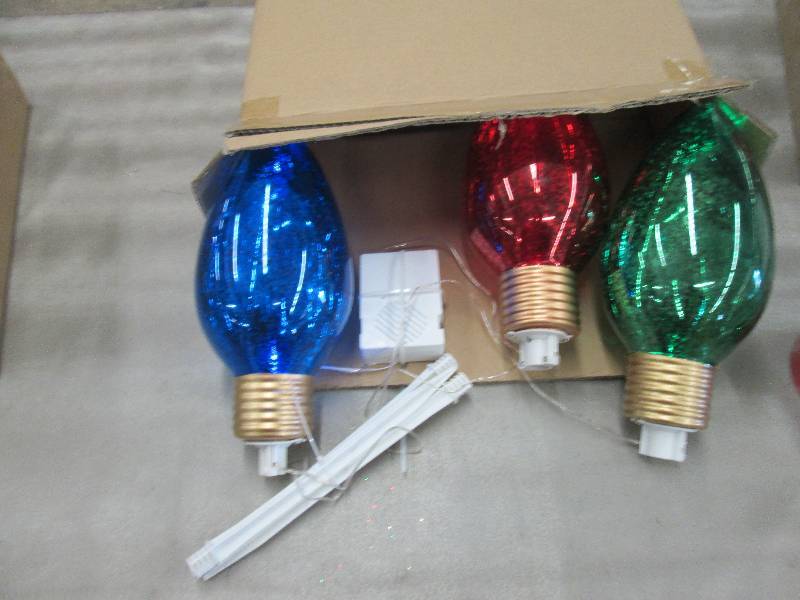 lot 46 image: Home Accents Holiday Musical  19 in...