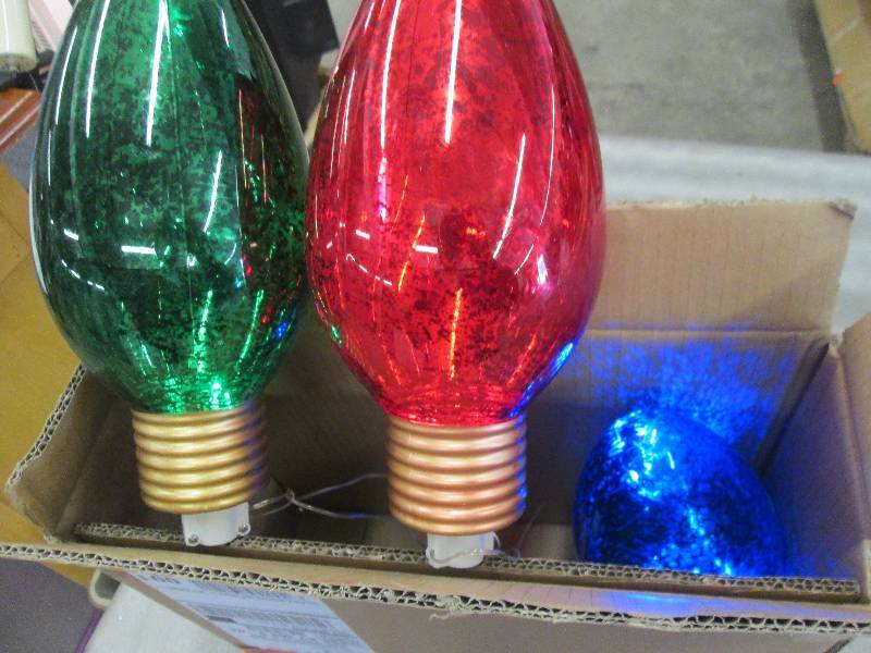 lot 67 image: Home Accents Holiday Musical  19 in...