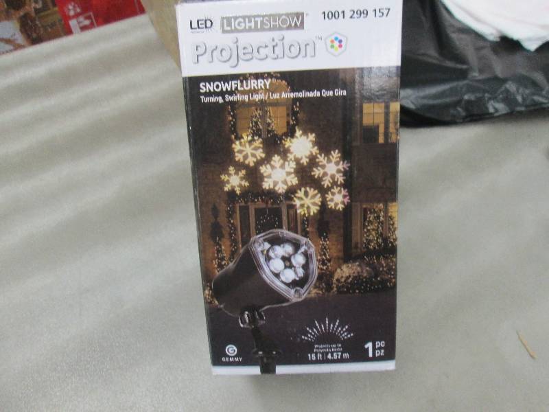 lot 85 image: Light Show Projection Ornate SnowFl...