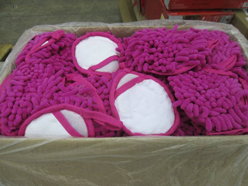 lot 99 image: Case of 200 Frizzy Finger Pink Dust...