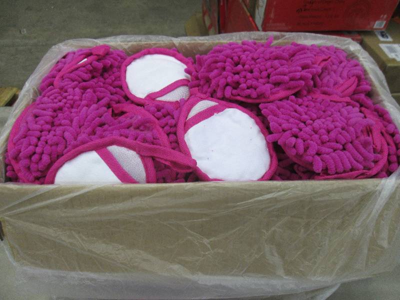 lot 100 image: Case of 200 Frizzy Finger Pink Dust...