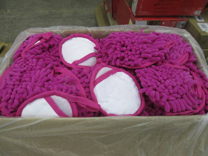 lot 106 image: Case of 200 Frizzy Finger Pink Dust...