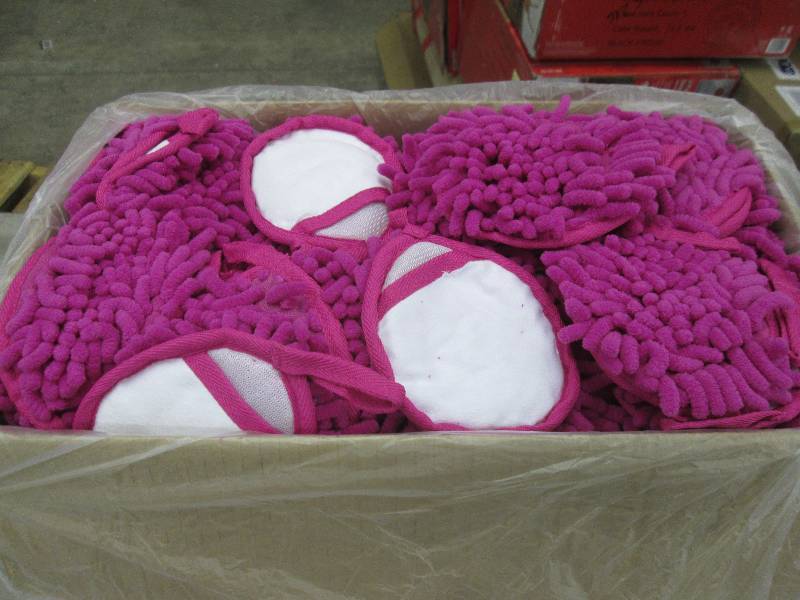 lot 107 image: Case of 200 Frizzy Finger Pink Dust...